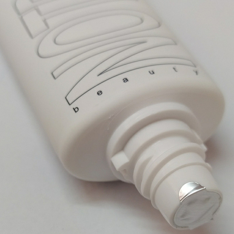 کرم پودر BB SPF 20 نوتریکا مدل 01 شماره B52 مناسب برای انواع پوست حجم 40 میلیلیتر