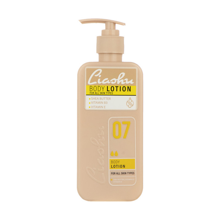 لوسیون بدن نرمکننده و آبرسان لیاشو مدل Shea Butter حجم 330 میلیلیتر مناسب انواع پوست، حاوی ویتامین B3 و E، روغن آرگان، فاقد پارابن، تسکیندهنده و ترمیمکننده پوست بعد از حمام