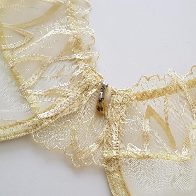 ست شورت و سوتین زنانه فیتن فرخ زادی مدل فنردار گیپور طرح دار کد 4952-12