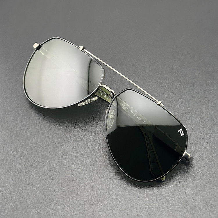 عینک آفتابی خلبانی مردانه آلبرت وگ مدل 6322C21P144 Polarized Sacramento