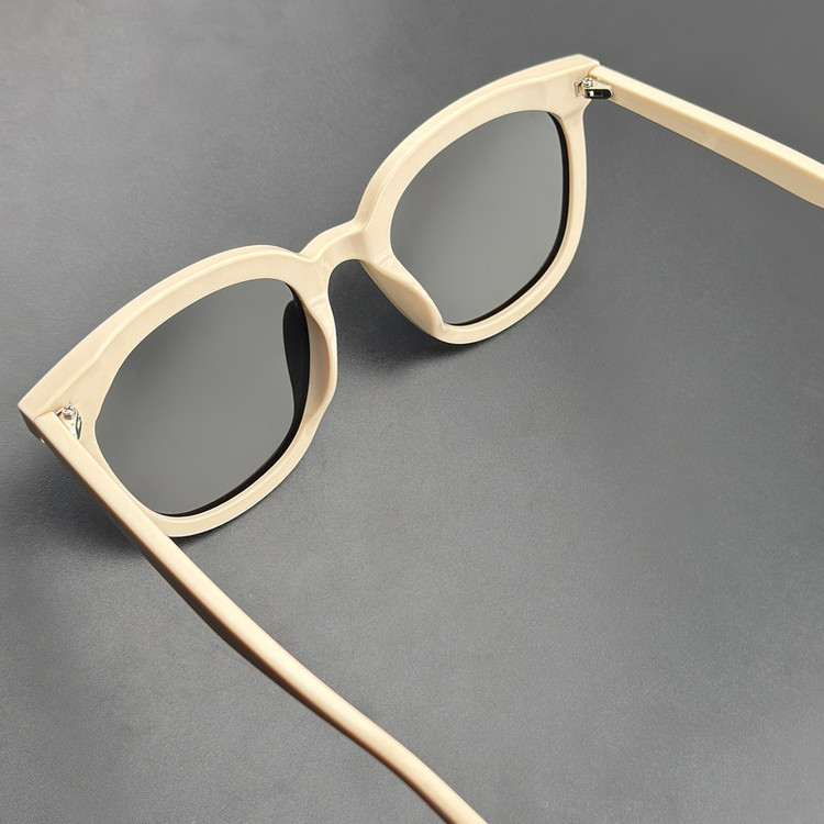 عینک آفتابی گربه ای زنانه مدل 2232T19 Polarized Egg-Nog