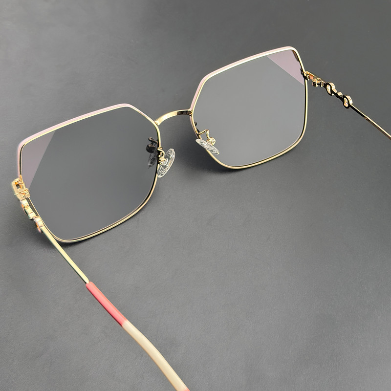عینک آفتابی چند ضلعی زنانه مدل LS335C02-P195