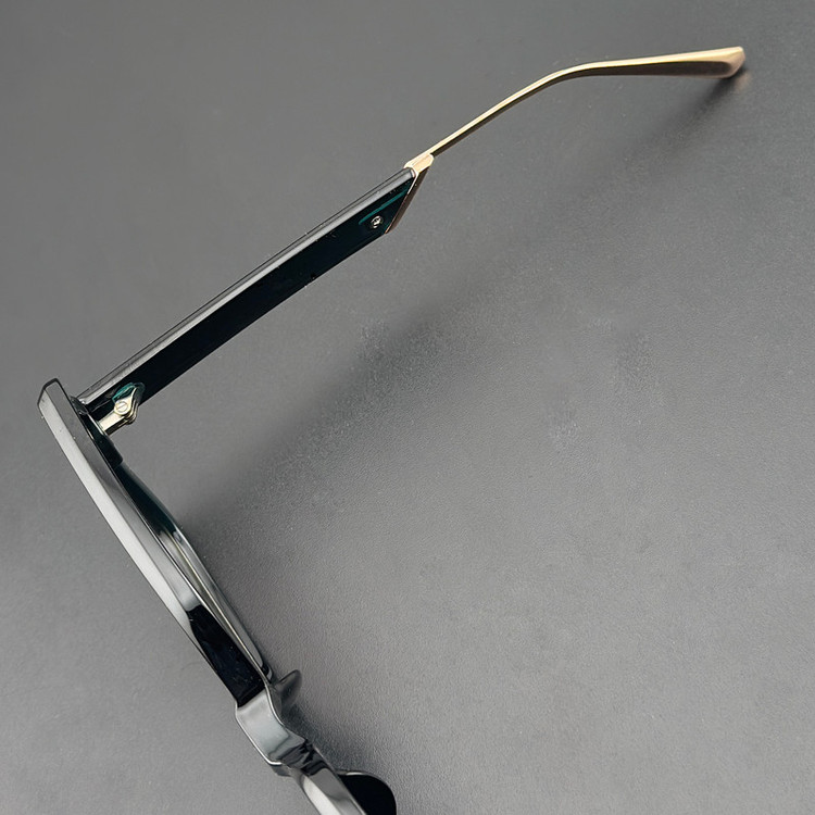 عینک آفتابی پروانه ای زنانه مدل TJ718C749-P199