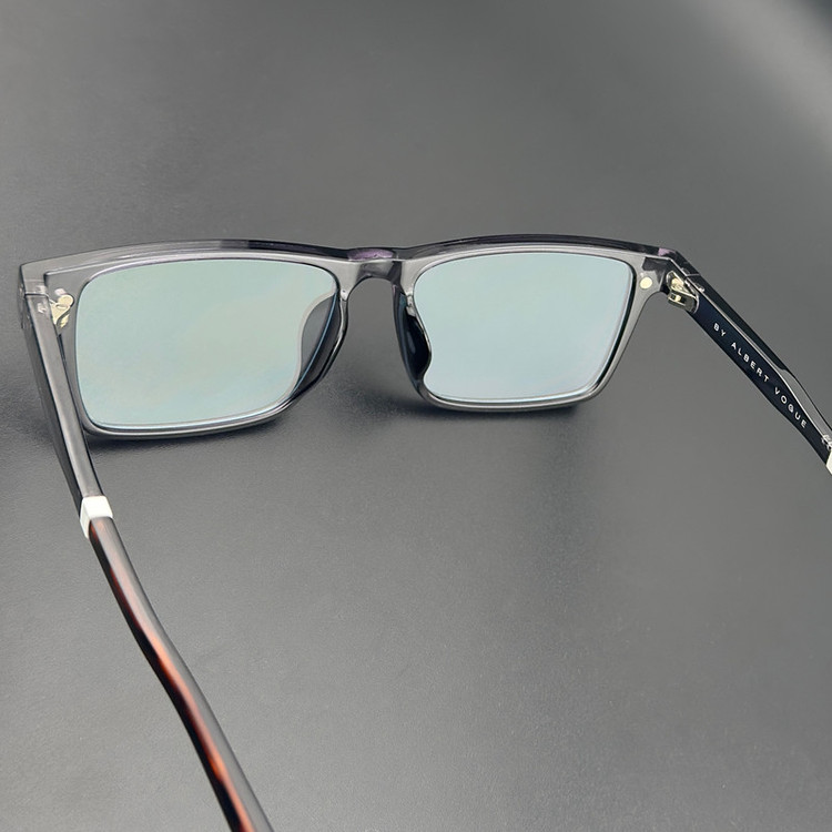 فریم عینک طبی ویفرر (Wayfarer) آلبرت وگ مدل CG7703C541-P194 مناسب برای انواع صورت به همراه کاور آفتابی