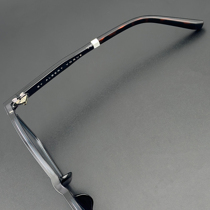 فریم عینک طبی ویفرر (Wayfarer) آلبرت وگ مدل CG7703C541-P194 مناسب برای انواع صورت به همراه کاور آفتابی