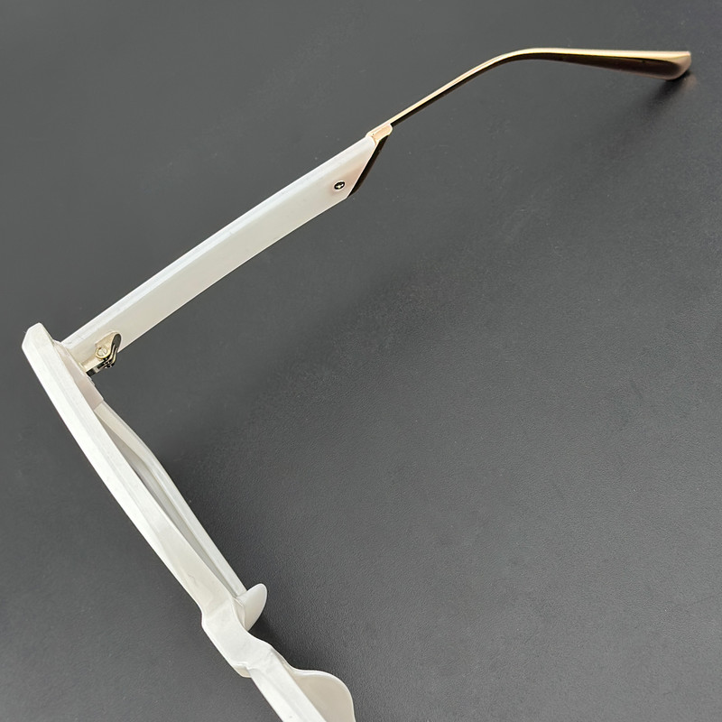 عینک آفتابی پروانه ای زنانه مدل TJ718C21-P115