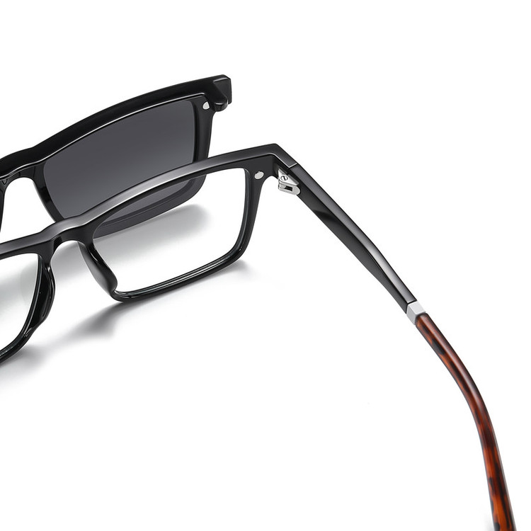 فریم عینک طبی مستطیلی آلبرت وگ مدل CG7703C01P97 Polarized Double Switch مناسب برای انواع صورت به همراه کاور آفتابی