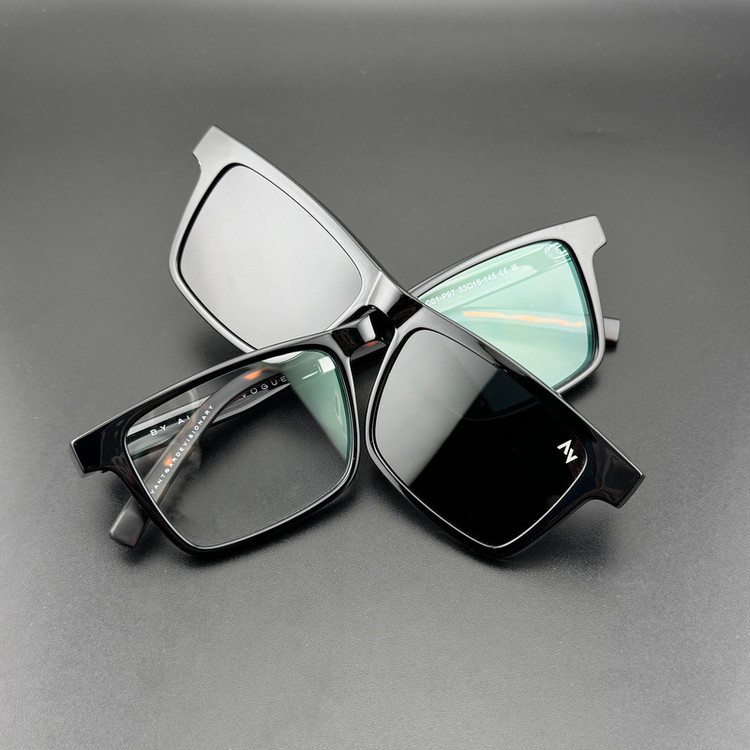 فریم عینک طبی مستطیلی آلبرت وگ مدل CG7703C01P97 Polarized Double Switch مناسب برای انواع صورت به همراه کاور آفتابی