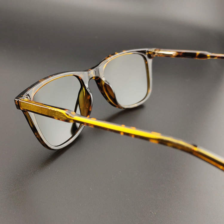 عینک آفتابی مدل TR3601C86-P33 Polarized Leopard