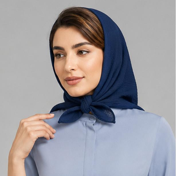 روسری نخ زنانه مدل مینی اسکارف نخی ساده کد 3 با طول و عرض 65x65 سانتیمتر