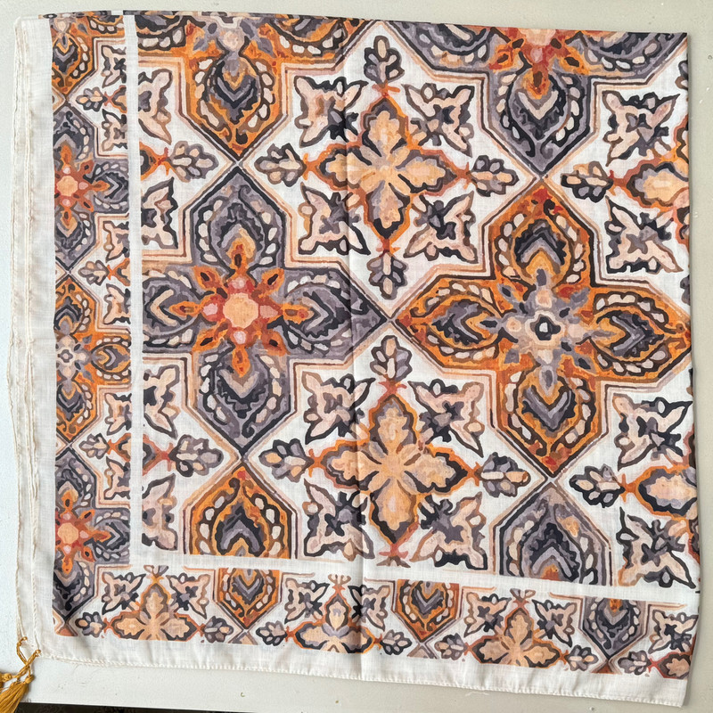 روسری زنانه مدل نخی گلدار گلیمی کد 5