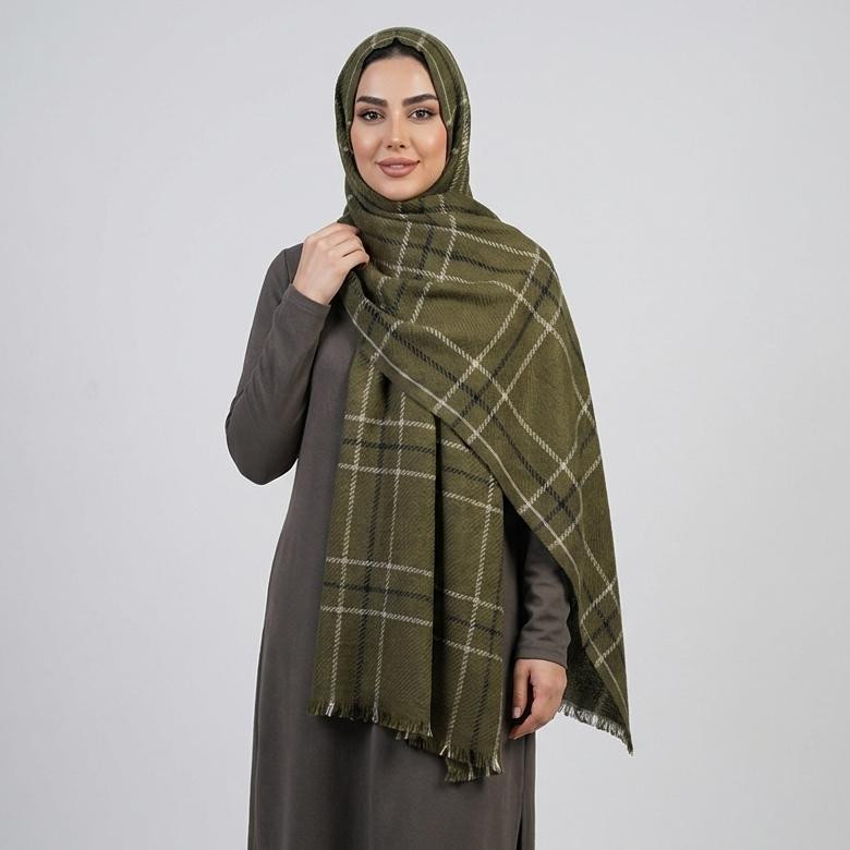 شال زنانه مدل کاموایی بافتنی چهارخانه ریش ریشی کد 3