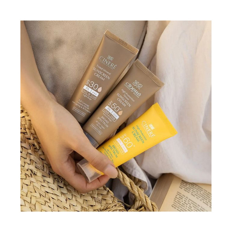 کرم ضدآفتاب رنگی سینره SPF50 مدل Broad Spectrum مناسب انواع پوست، حجم 50 میلیلیتر