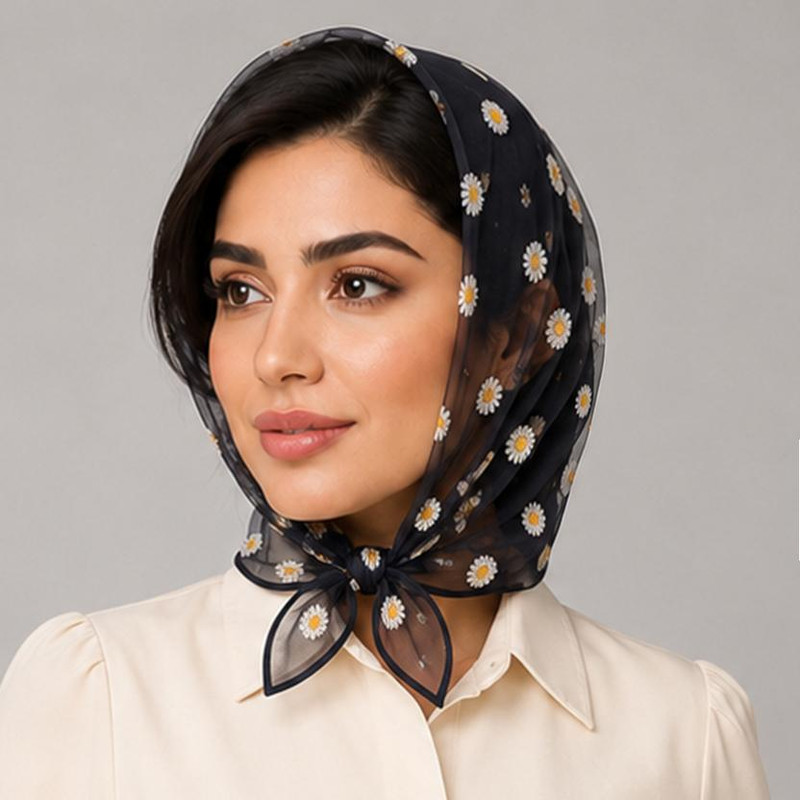 روسری تور زنانه مدل مینی اسکارف توری گل گلی بابونه ای قواره ۶۰ کد ۶ با طول و عرض 60*60 سانتیمتر