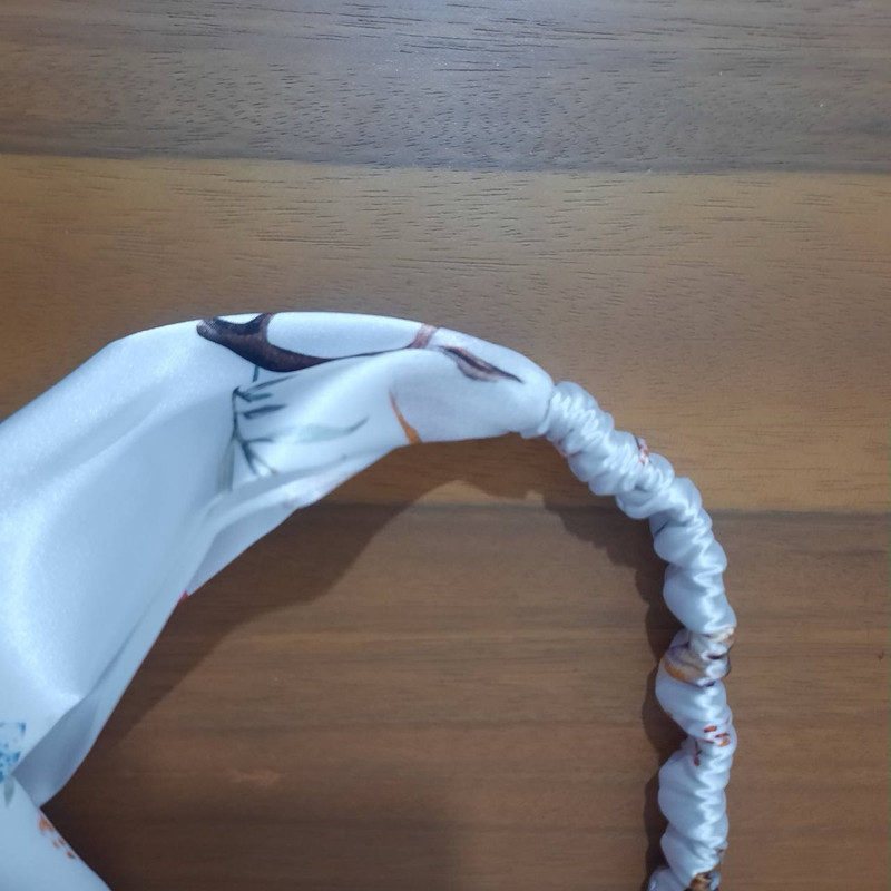 هدبند زنانه مدل ساتن ابریشم گل پنبه