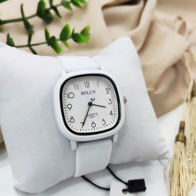 ساعت مچی عقربه ای بولون مدل بند پیو کد DB20