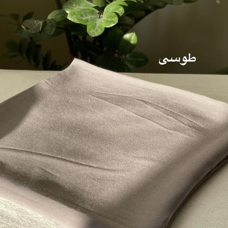 روسری زنانه مدل نخی چهارفصل قواره متوسط دور دوخت