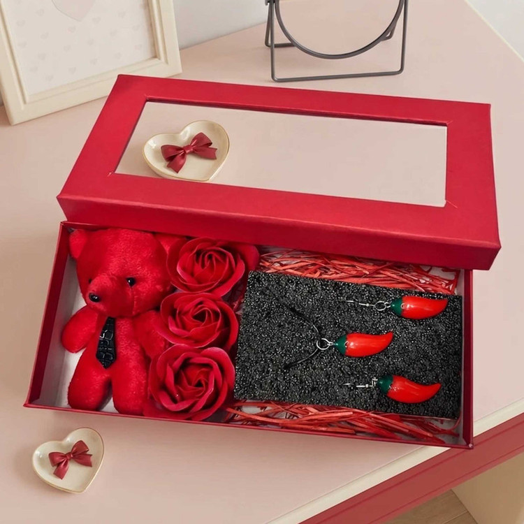 ست هدیه زنانه مدل فلفل همراه باکس گل معطر