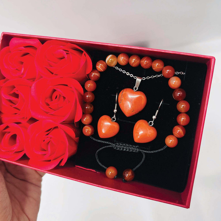 ست هدیه زنانه مدل سنگ جاسپر سرخ همراه باکس گل معطر