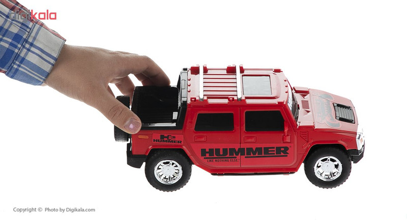 ماشین اسباب بازی آفرود دورج توی مدل Hummer با بدنه پلاستیکی مقاوم و طراحی الهامگرفته از نمونه واقعی، ابعاد 24 × 10 × 9.5 سانتیمتر و وزن سبک 290 گرمی مناسب بازی کودکان