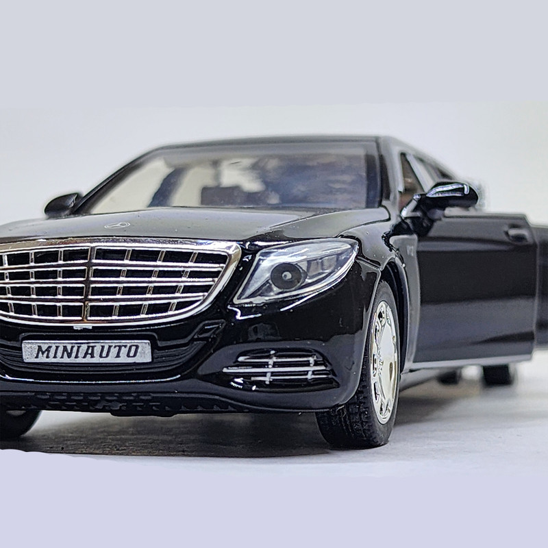 ماشین بازی مدل فلزی بنز میباخ طرح s650