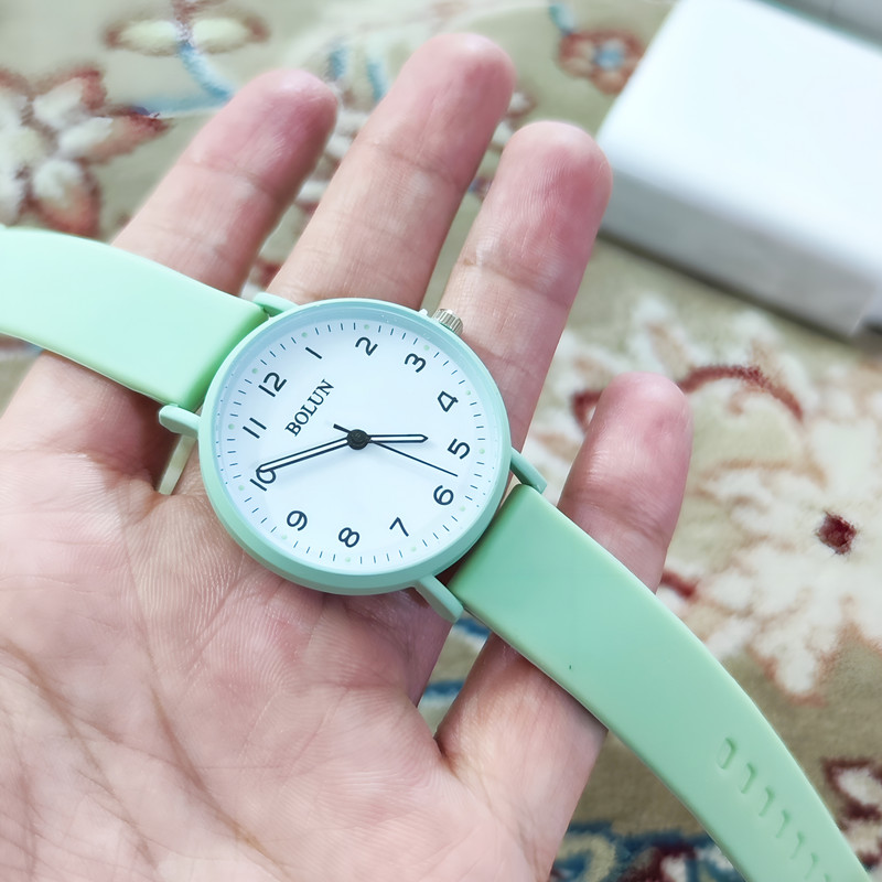 ساعت مچی عقربه ای بچگانه مدل بولن بند پاستیلی